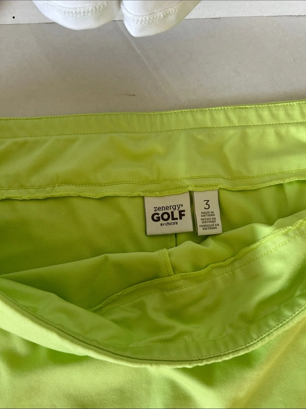 ZENERGY GOLF BY CHICOS SKORT AND TOP LIGHTWEIGHT KNIT FABRIC GREEN & YELLOW SZ X